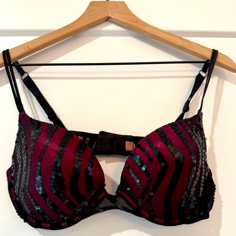 Y2K Throwback Victoria Secret Push Up Bra